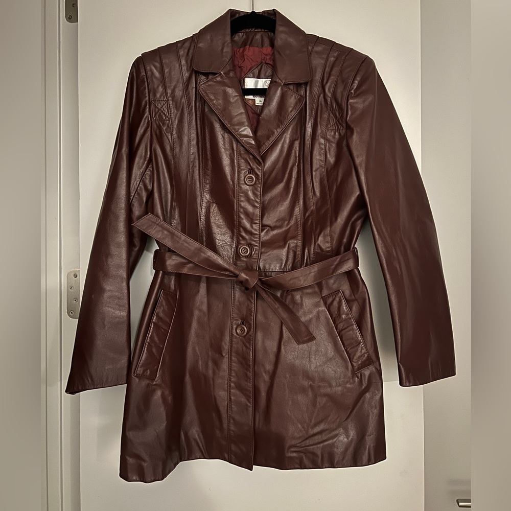 Vintage 80’s belted leather coat / jacket